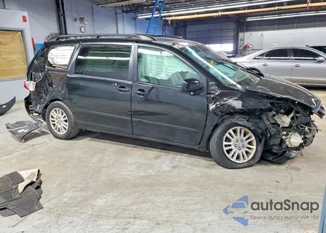 2010 Toyota Sienna Xle z USA, uszkodzony, nr VIN 5TDYK4CC5AS294214